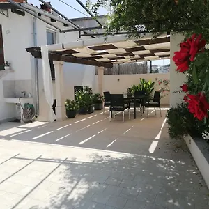 https://holiday-house-tina-pula.pula-hotels.org