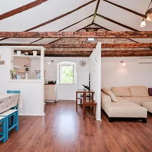 https://apartment-mediterranean.primorje-gorskikotar.com